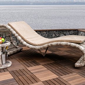 Пляжные лежаки из ротанга- Лючия